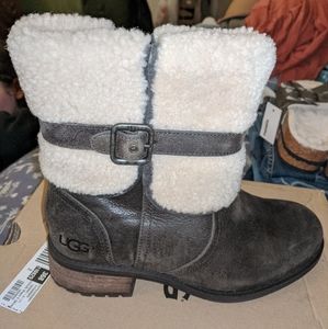 NEW!! UGG boots Sz 7.5